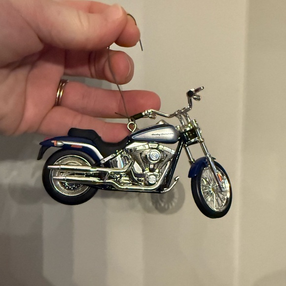 Set of 4 Hallmark Harley Davidson ornaments - Picture 4 of 6